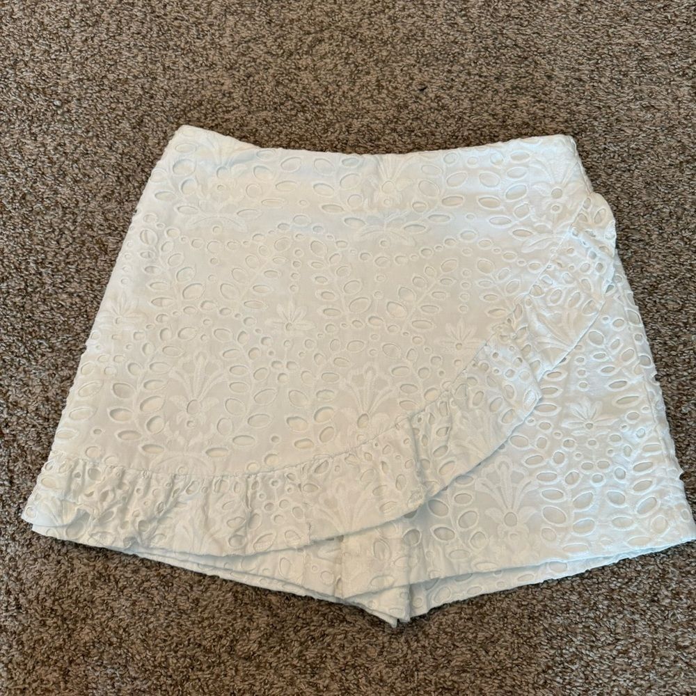 Lilly Pulitzer White Eyelet Faye Skort Size 4